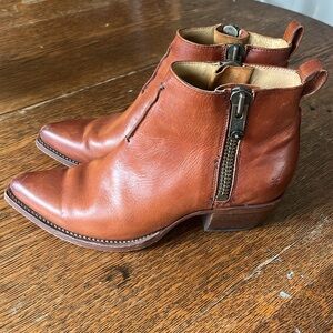 Frye Sasha Moto Shortie Boot size 7
